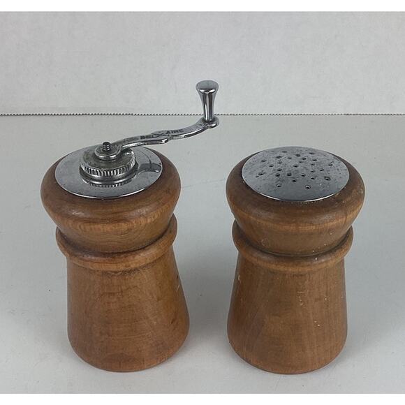 Vintage Wooden Salt & Pepper Grinder Shaker Set 3.5” Tall MCM Retro JAPAN - Picture 1 of 5
